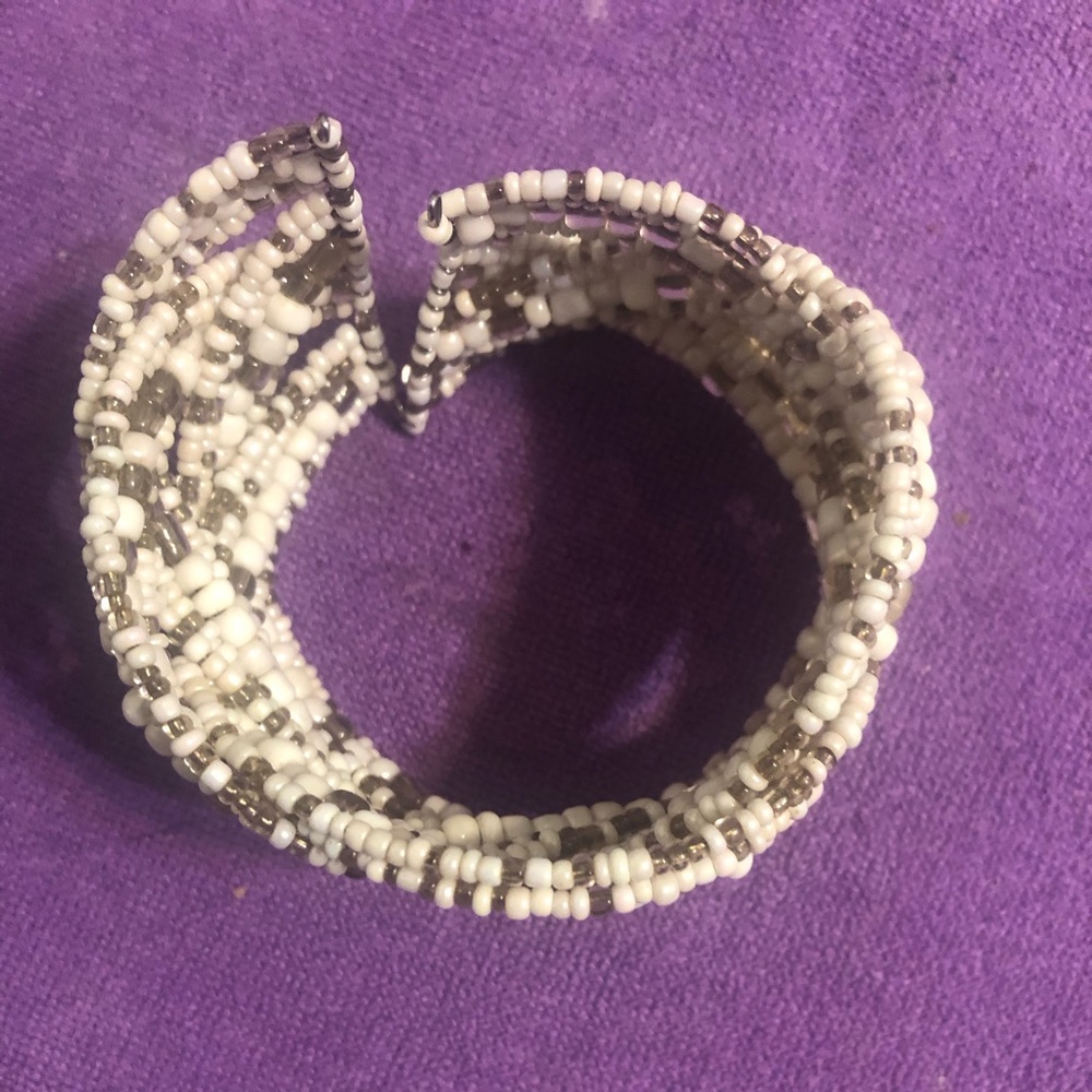 Handmade Vintage White Seed Bead Adjustable Cuff Bracelet - Picture 4 of 5